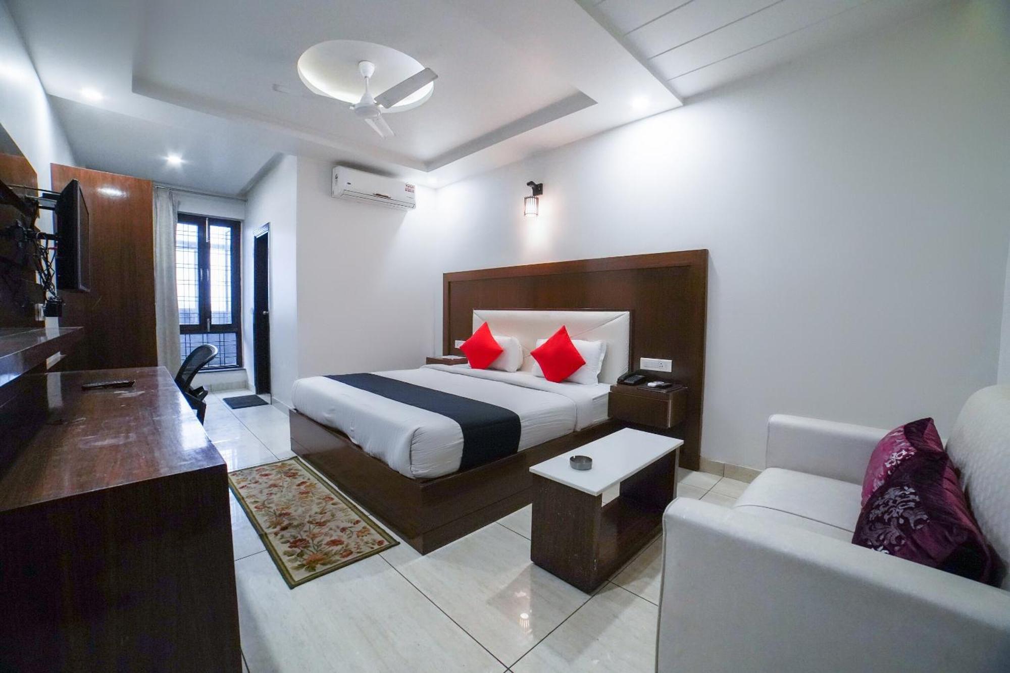 Collection O Prem Ratna Hotel Dehradun Exterior foto