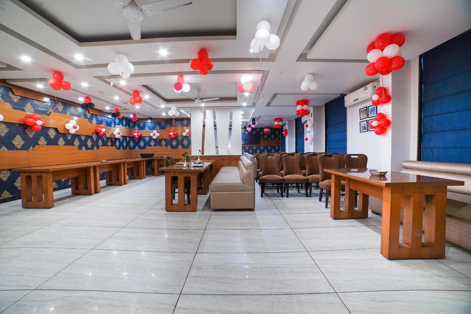 Collection O Prem Ratna Hotel Dehradun Exterior foto